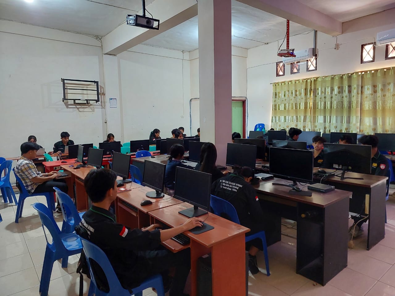 Ruang Lab Komputer